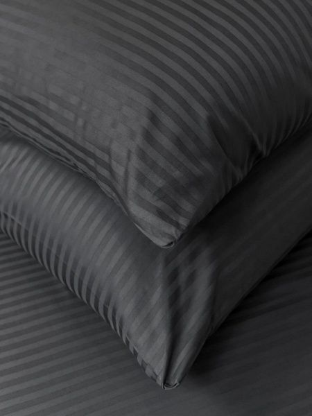 Наволочка 70х70см.страйп сатин ,гл/кр.,пл 130 г\м2, ТДЛ