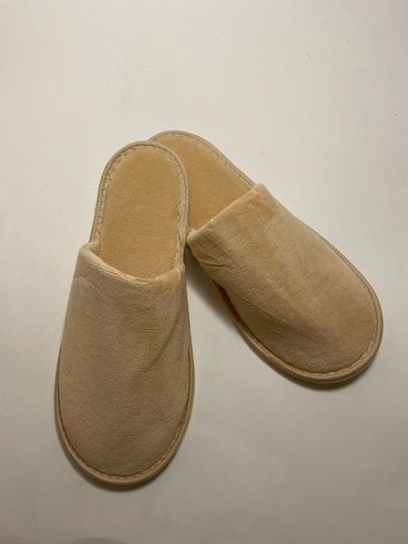 Тапочки велюровые бежевые, закрыт. мыс, подошва ЭВА 4,5 мм. мод.В-111 р.38