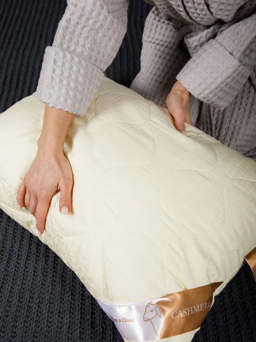 Подушка CASHMERE (70*70)