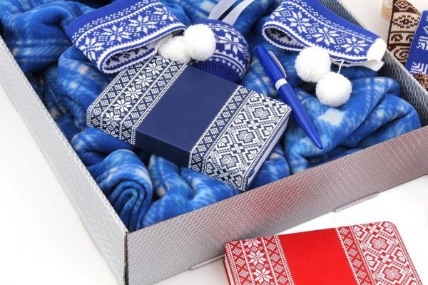 Комплект подарочный "Пишем года календарь" (плед, блокнот, манжета 2 шт., шар, ручка)