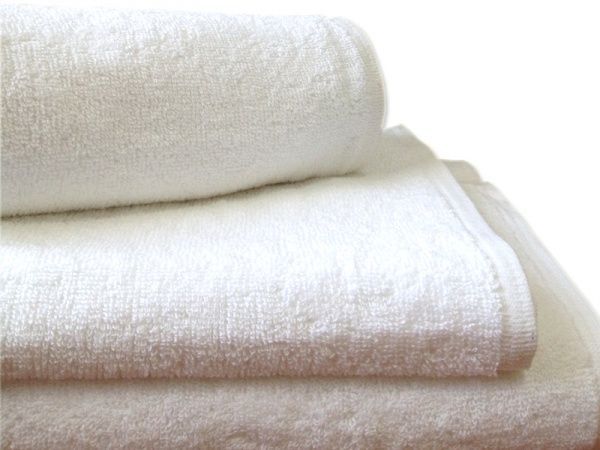 Полотенце махровое 70х140 белые 470 гр. Узбекистан