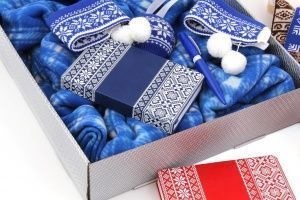 Комплект подарочный "Пишем года календарь" (плед, блокнот, манжета 2 шт., шар, ручка)